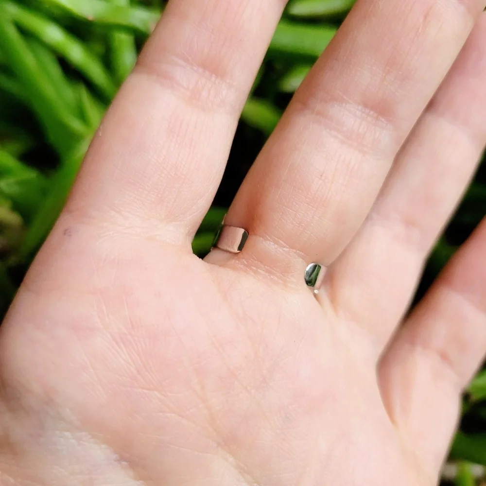 New Classic Silver Simple Dainty Star Ring Band and Toe Ring - Picture 7 of 7